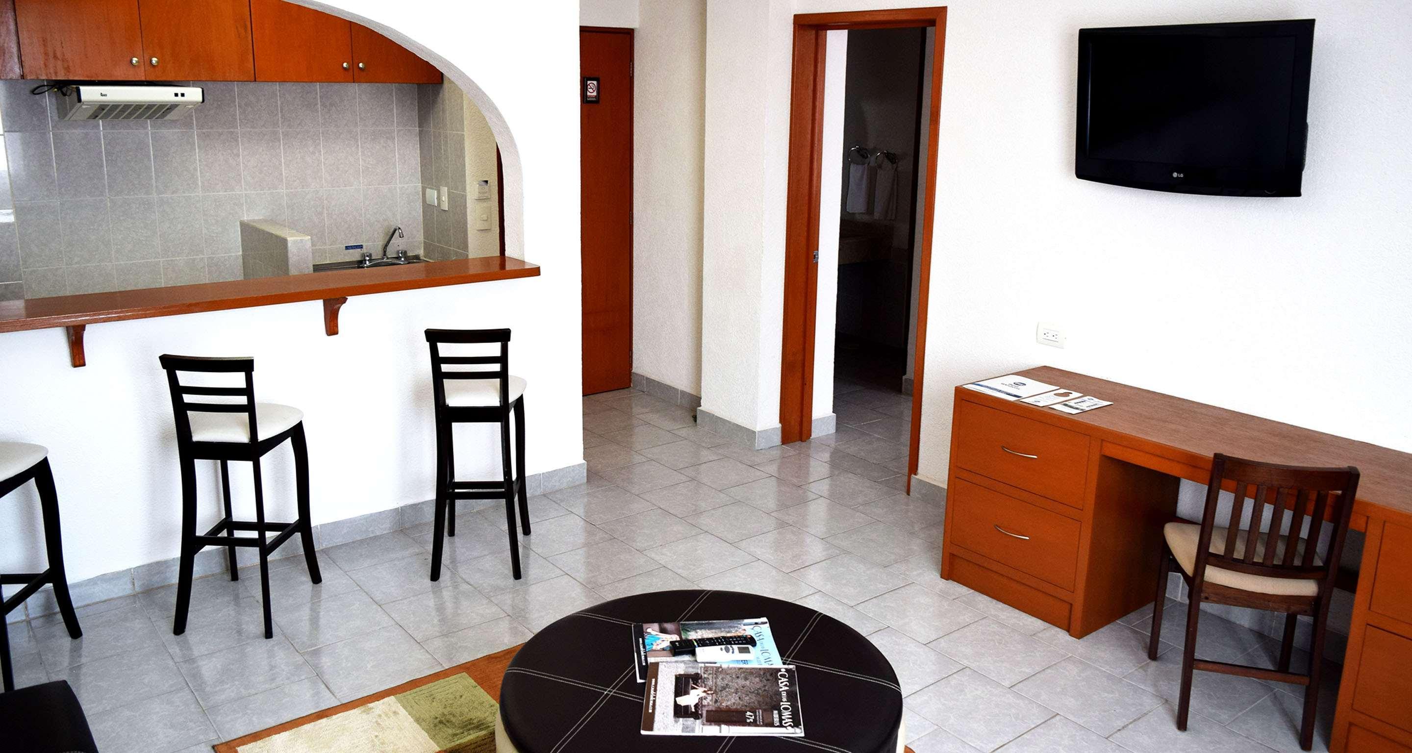 Best Western Patong Beach Екстер'єр фото