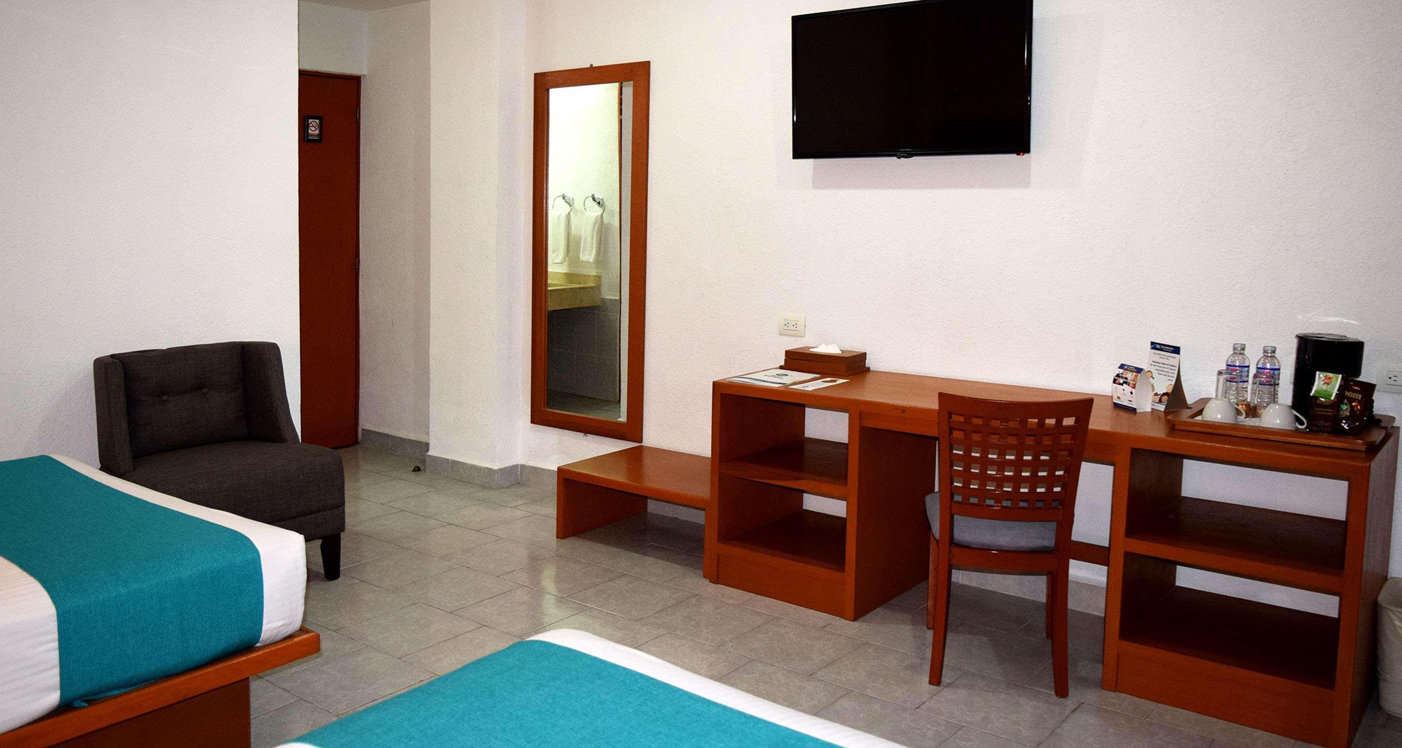 Best Western Patong Beach Екстер'єр фото