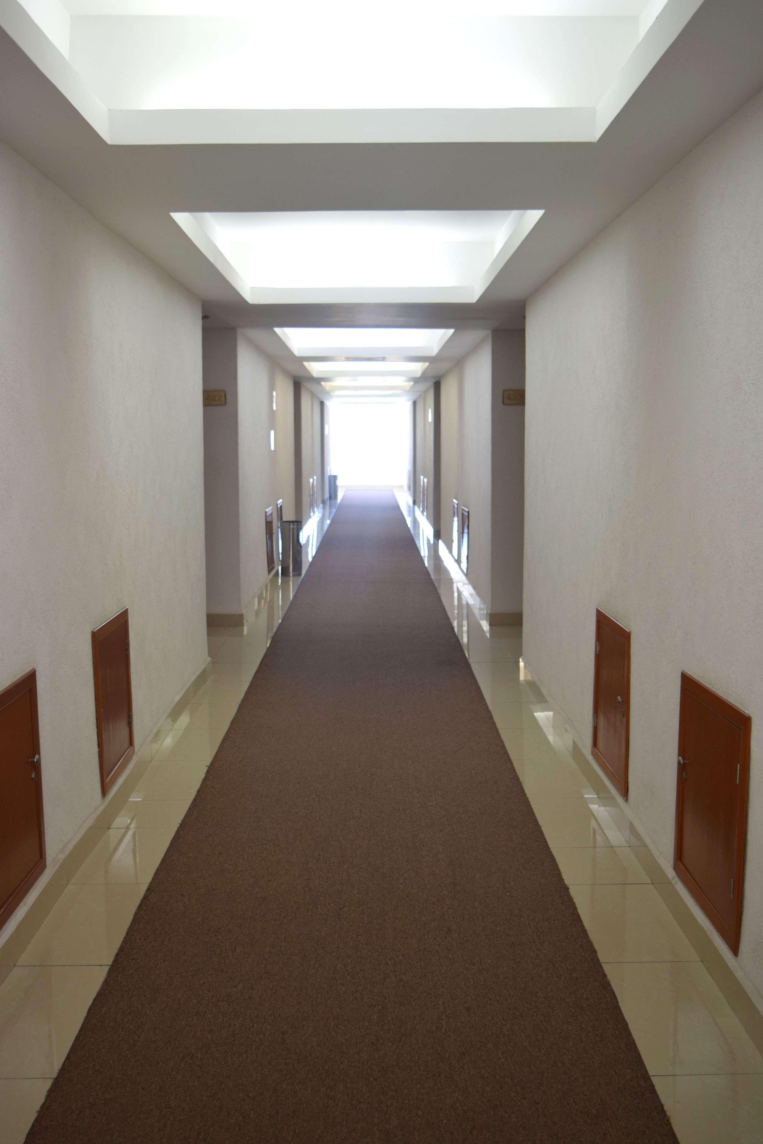Best Western Patong Beach Екстер'єр фото