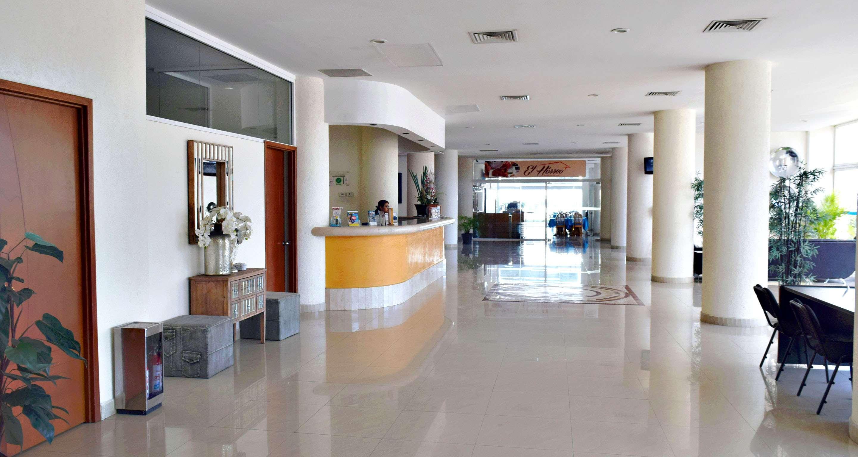 Best Western Patong Beach Екстер'єр фото